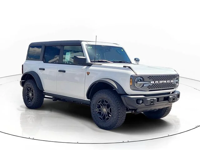 New 2026 Oxford White Ford Badlands image 3