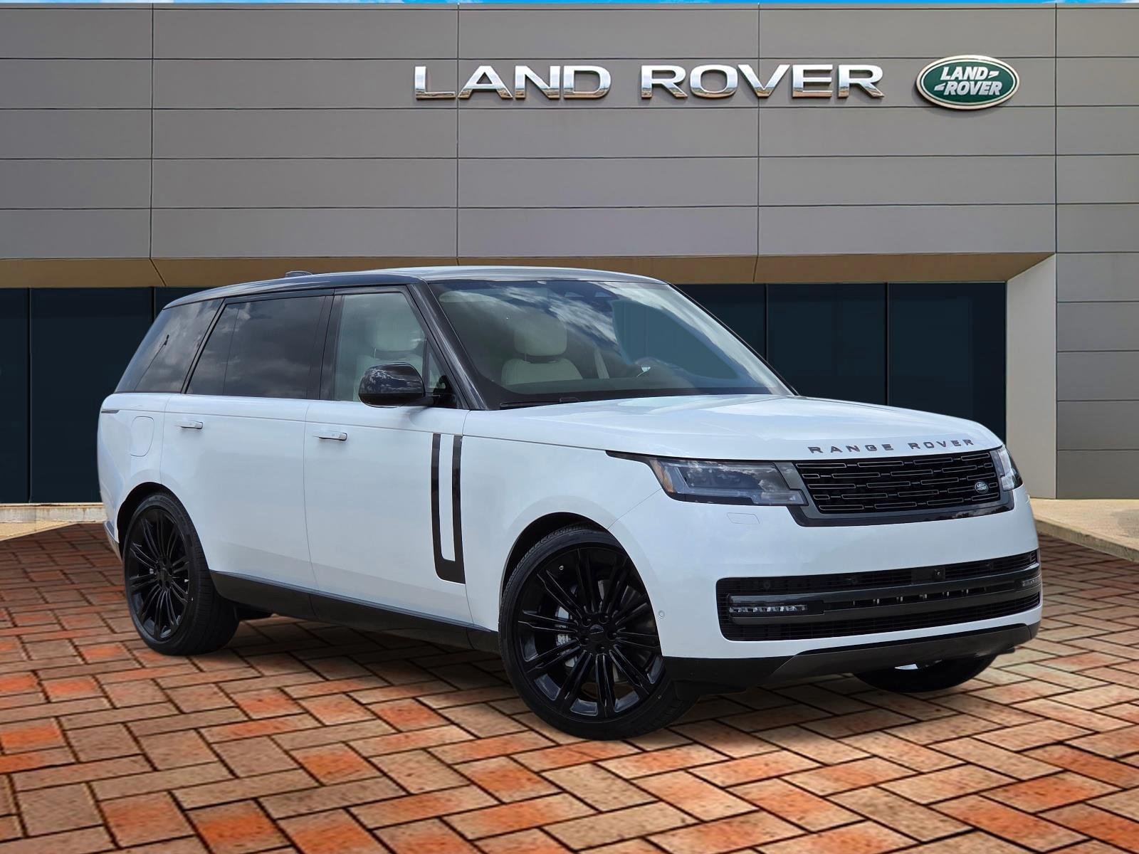 2026 Land Rover Range Rover SE