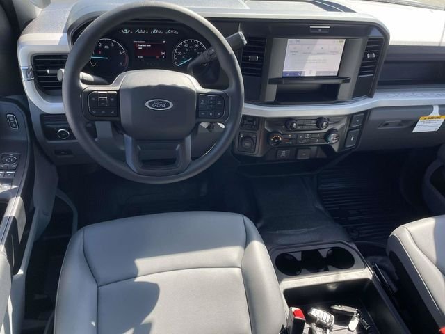 New 2026 Oxford White Ford XL image 4
