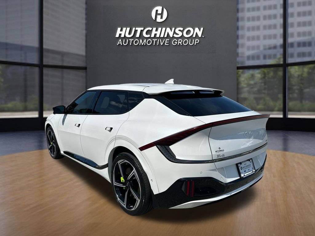 Used 2023  Kia GT image 5