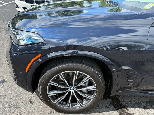 Certified Used 2024 Carbon Black Metallic BMW xDrive40i image 10