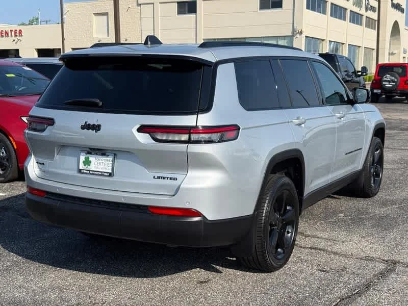 Used 2024 Silver Zynith Jeep Limited image 3