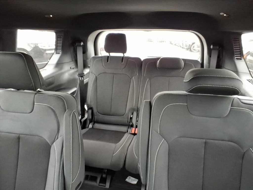 Used 2025 Red Jeep Laredo image 12