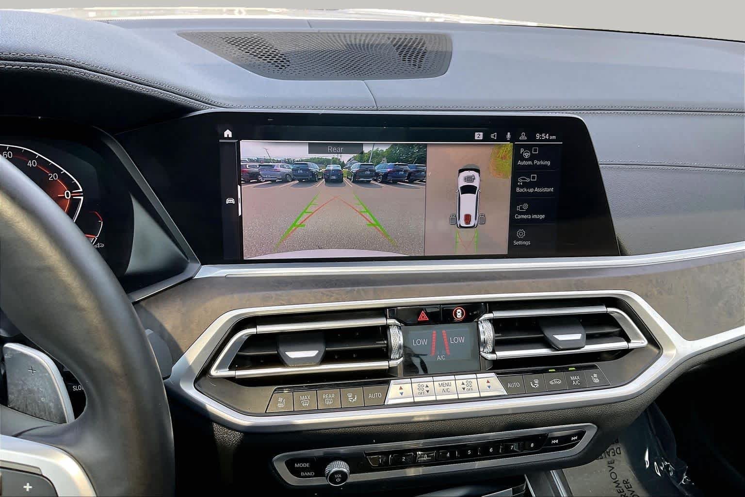 Used 2022 Mineral White Metallic BMW xDrive40i image 28
