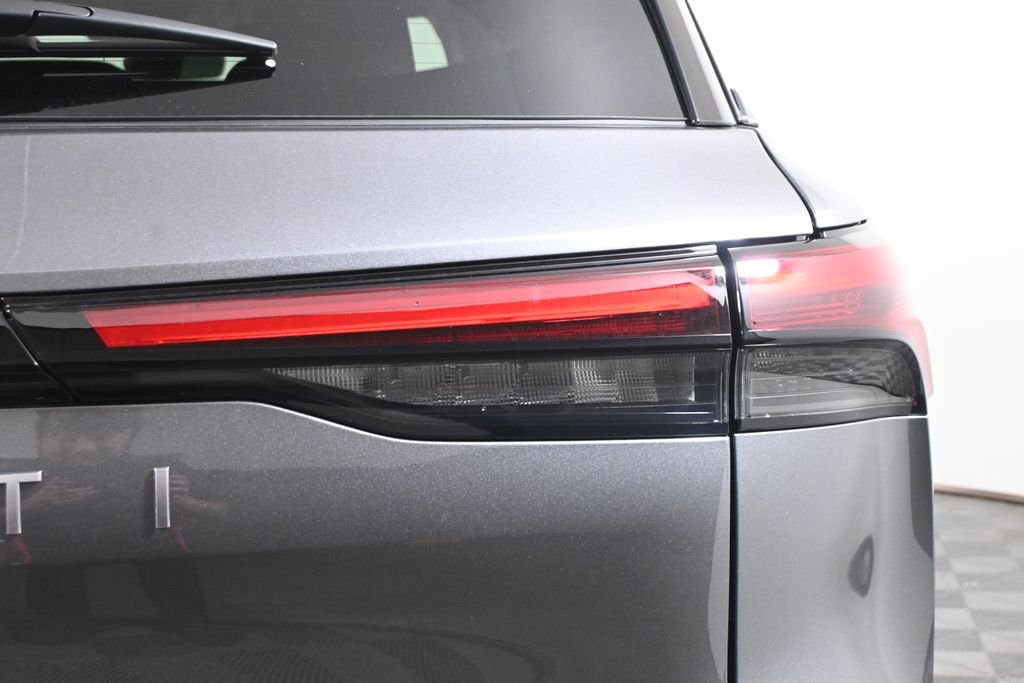 New 2027 GRAPHITE SHADOW INFINITI Luxe AWD image 13