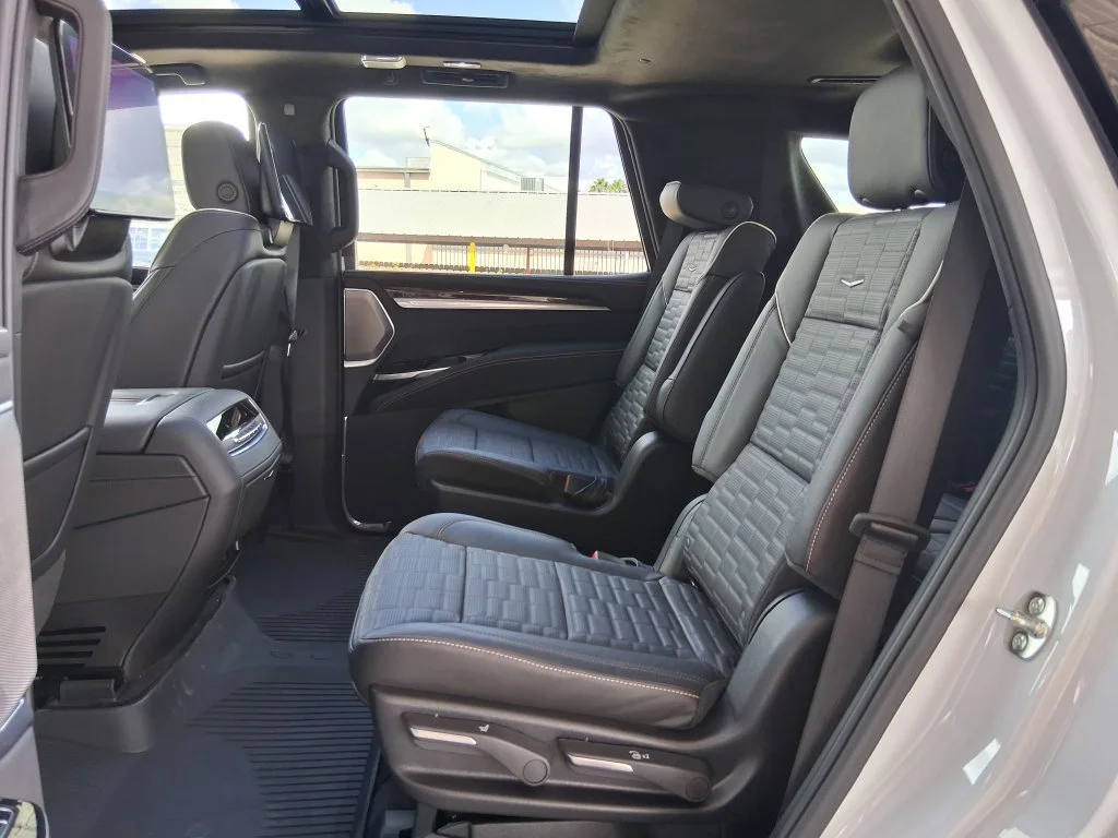 2027 Cadillac Escalade Platinum Sport - Photo 24
