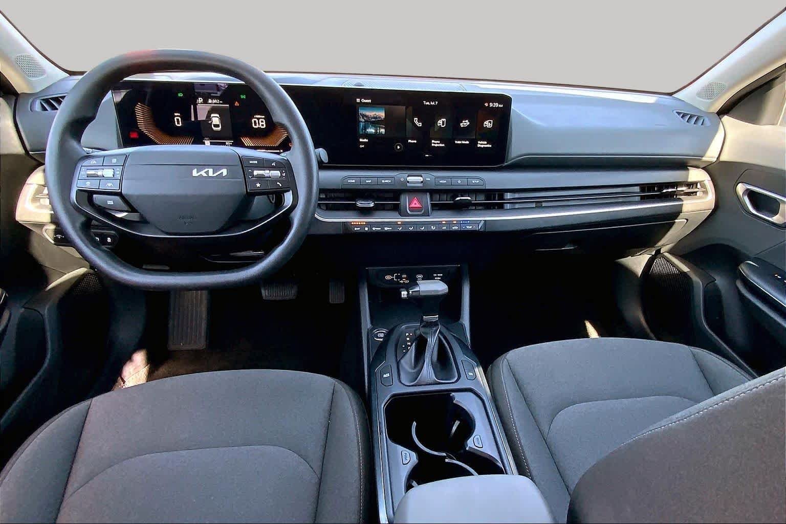 Used 2025 Snow White Pearl Kia LXS image 16