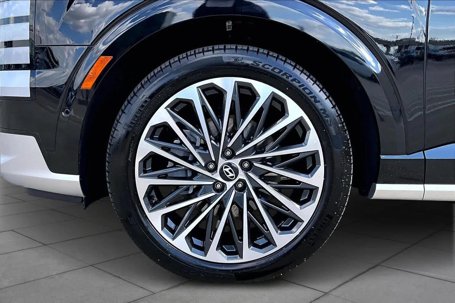 Used 2026 Abyss Black Pearl Hyundai Calligraphy image 10