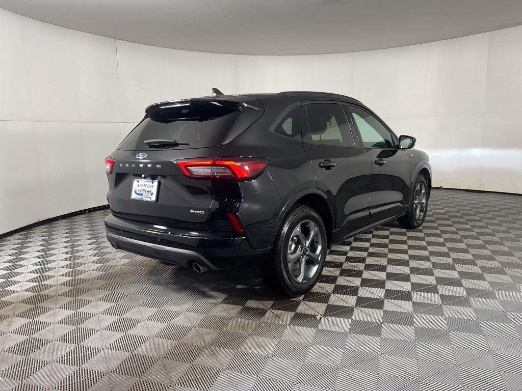 Used 2023 Black Metallic Ford ST-Line image 9