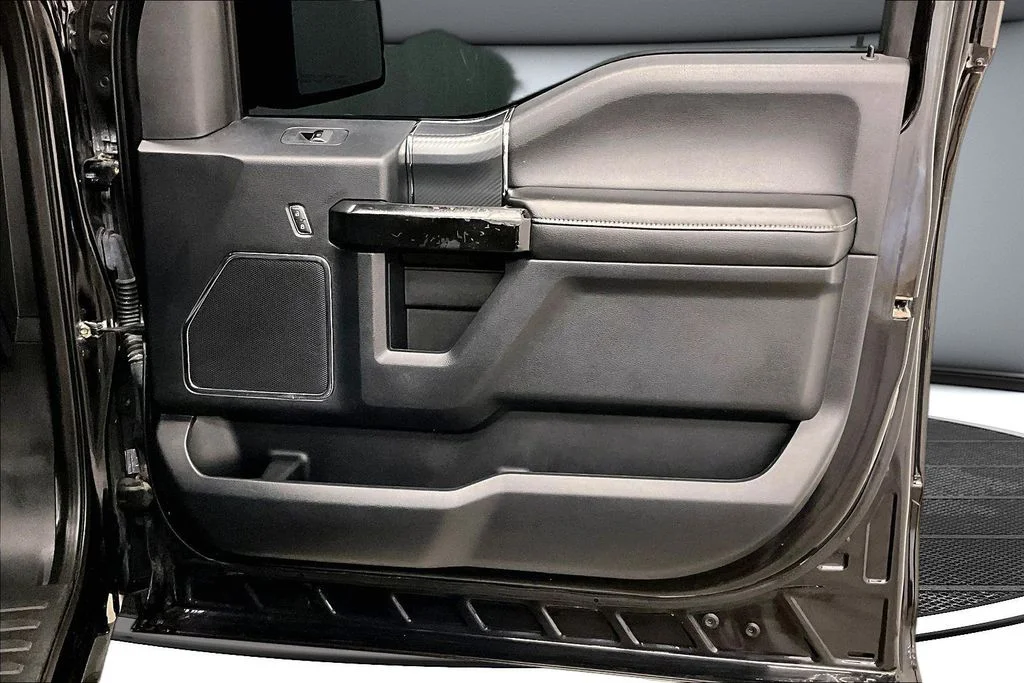 Used 2020 Black Ford Lariat image 29