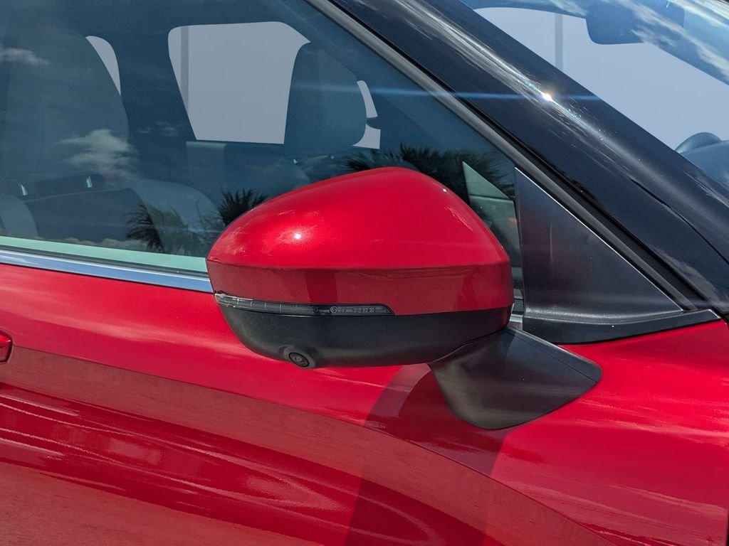 Used 2025  Mitsubishi SE image 10