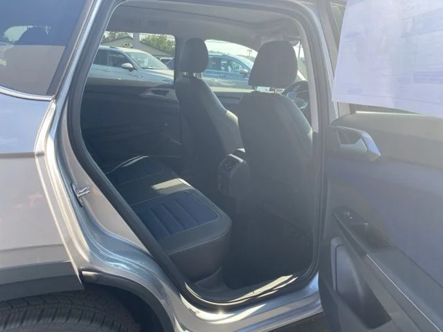 2025 Volkswagen Taos SEL - Photo 47