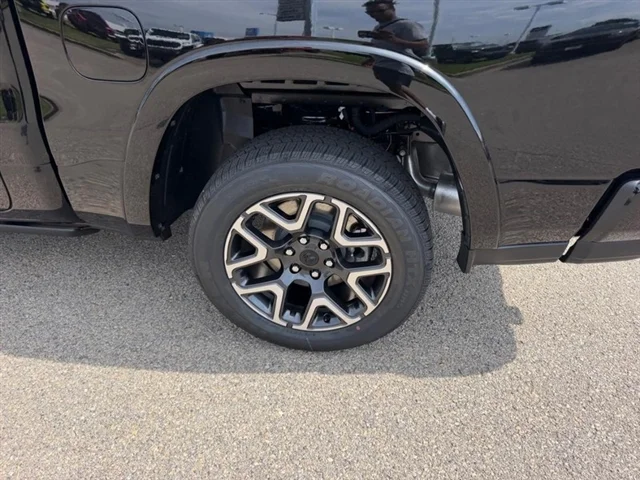 New 2026 Diamond Black Crystal Pearl-Coat Exterior Paint RAM Laramie image 7