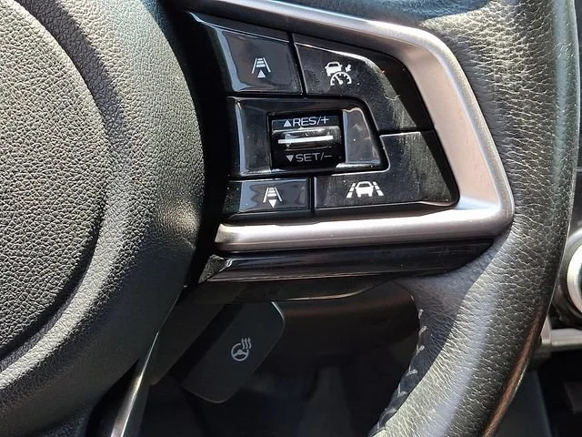 Used 2018 White Subaru 3.6R Touring image 23