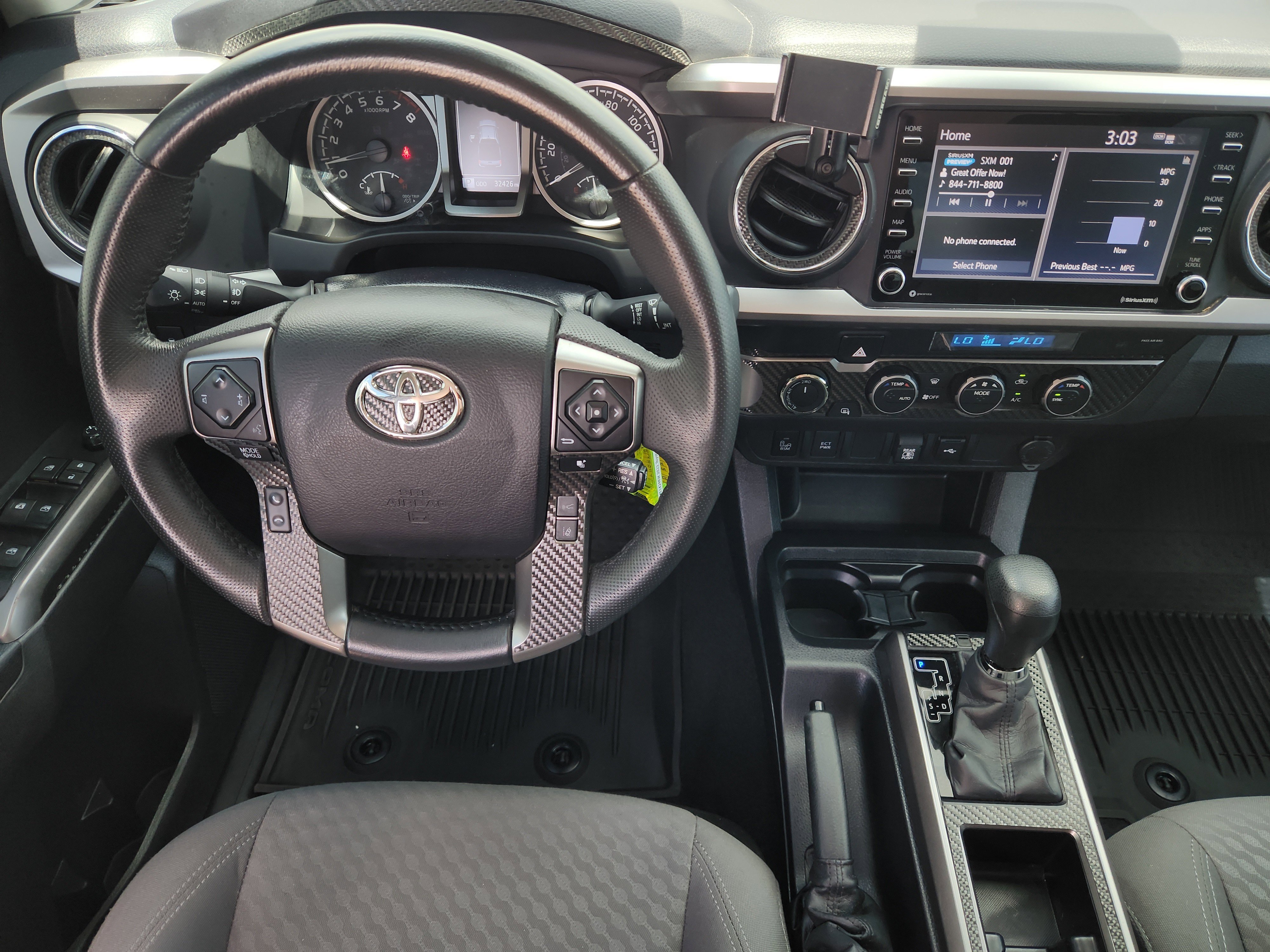 Used 2022 White Toyota SR5 image 29