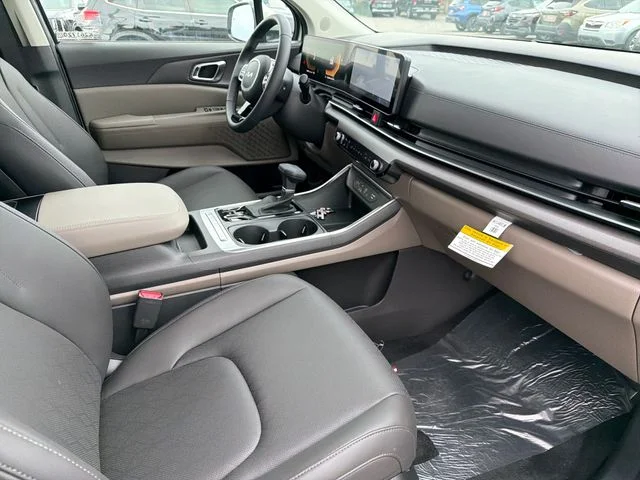 New 2026 White Kia EX image 23