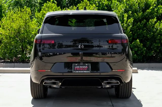 New 2026 Santorini Black Land Rover Dynamic SE image 10