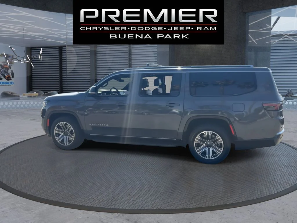 Used 2024 Gray Jeep Base image 5