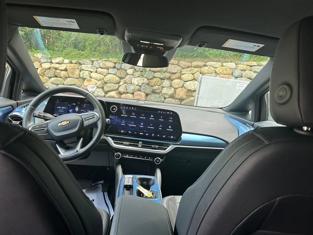 2024 Chevrolet Equinox EV LT - Photo 23