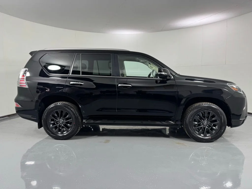 Used 2023 Onyx Black Lexus 460 image 4