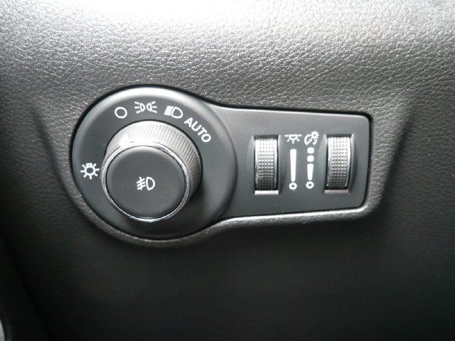 Used 2024 Black Jeep Latitude image 21