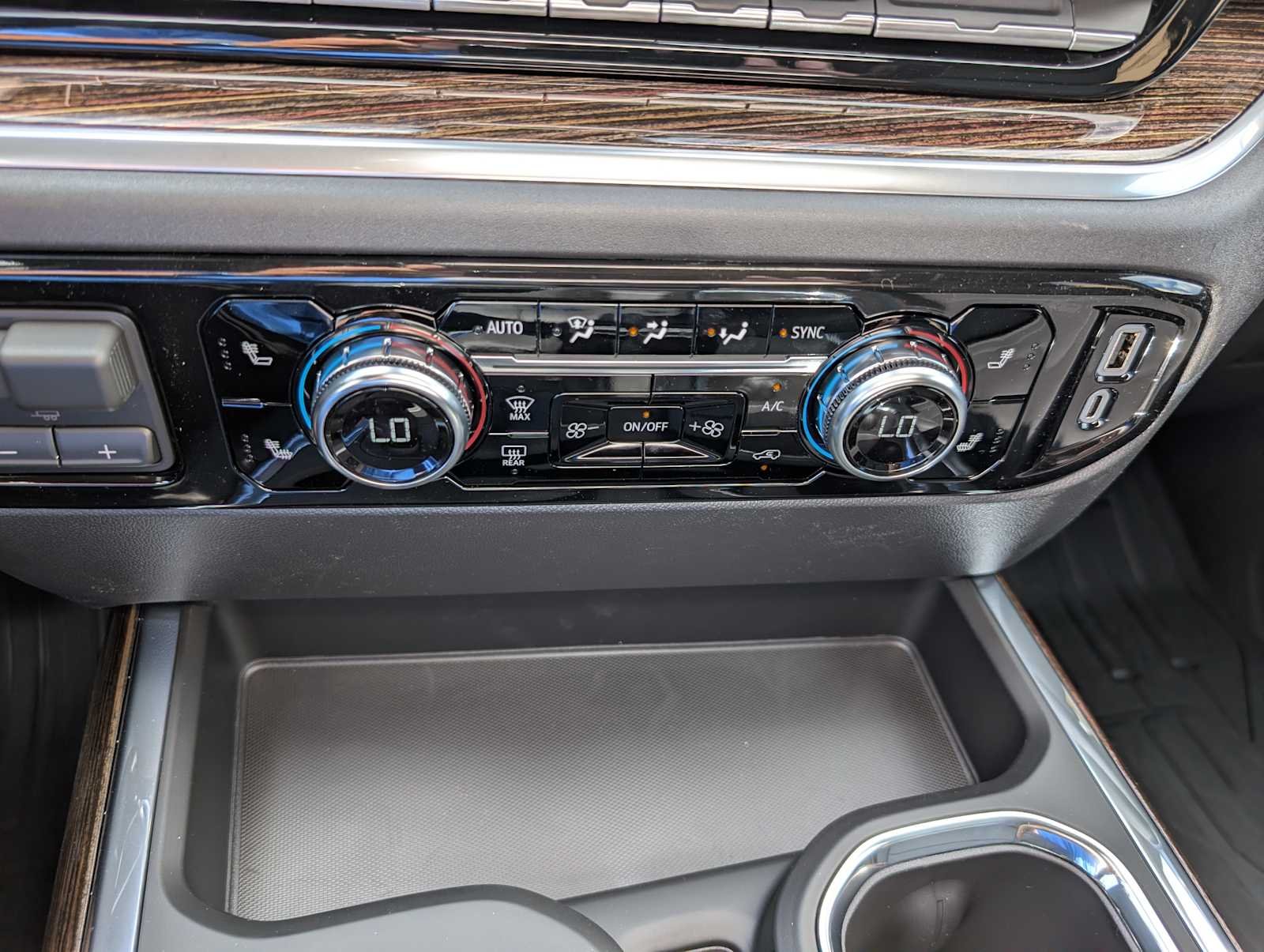New 2026 Sterling Metallic GMC Elevation image 27