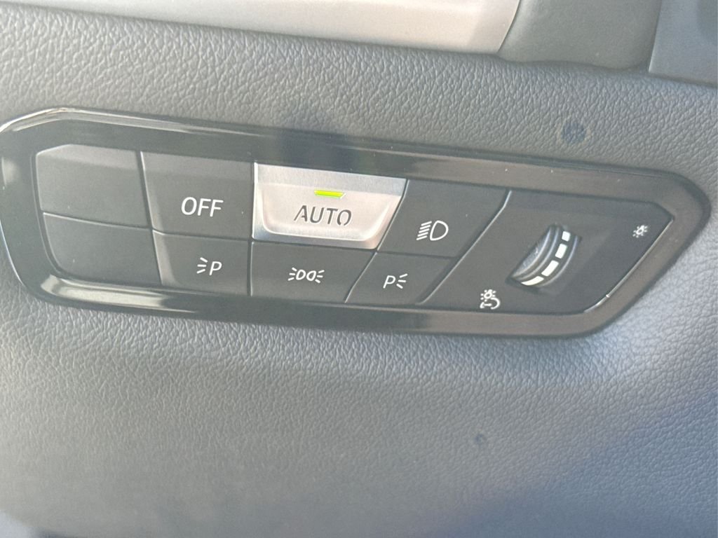 2026 BMW 8 Series 840i - Photo 23