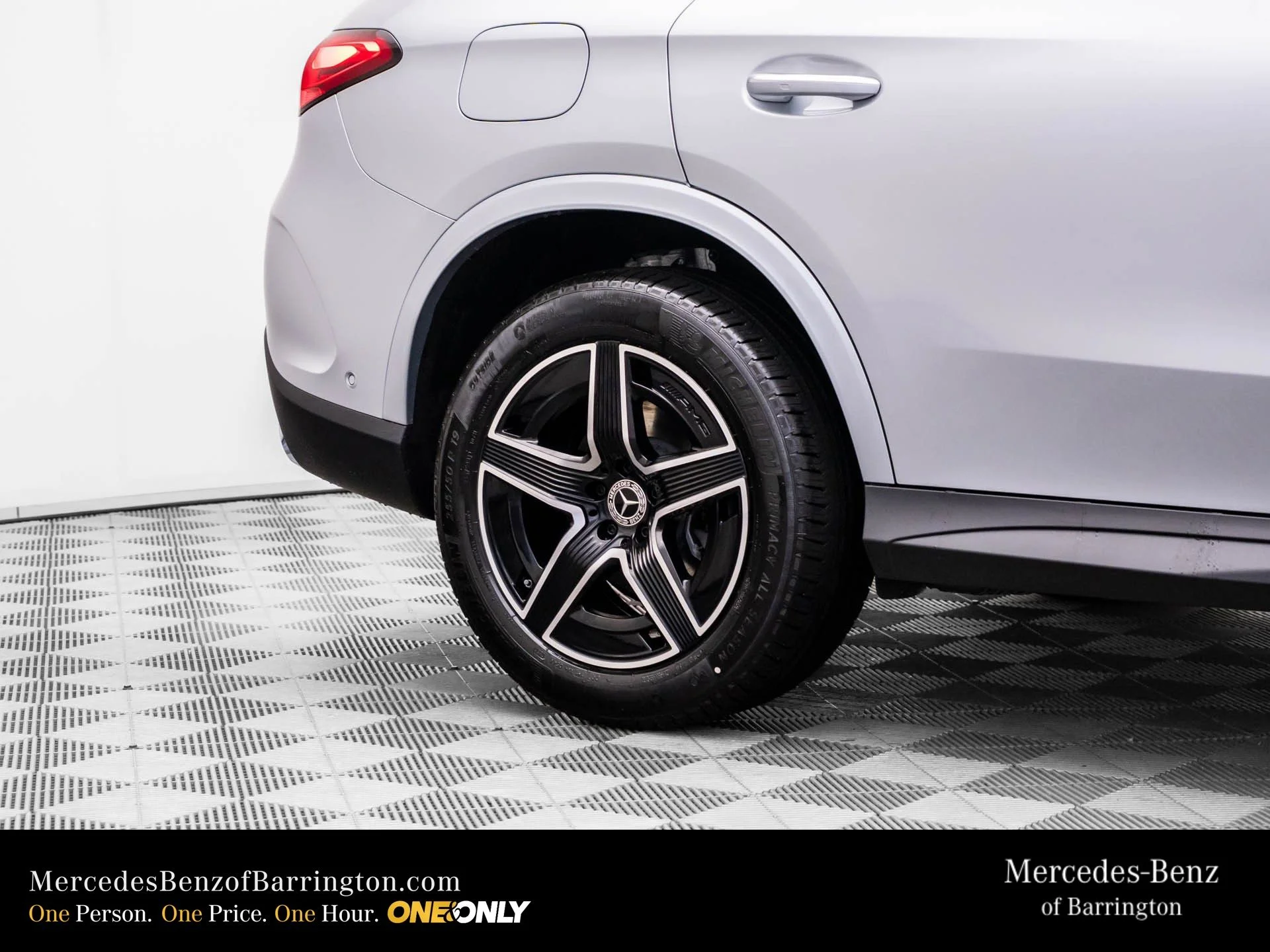 New 2026 Silver Mercedes-Benz GLC 300 image 38