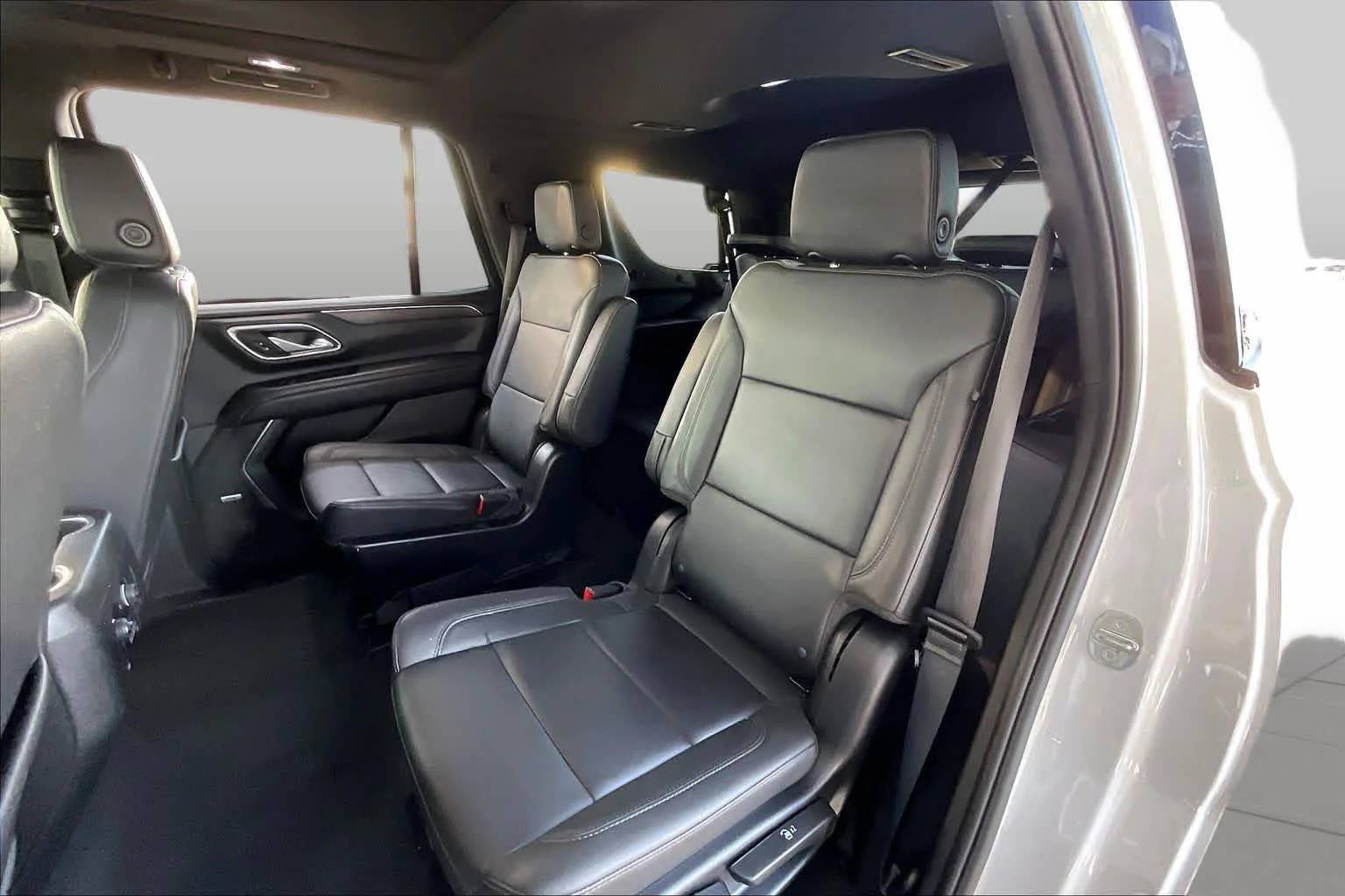 Used 2024 Summit White Chevrolet Z71 image 41