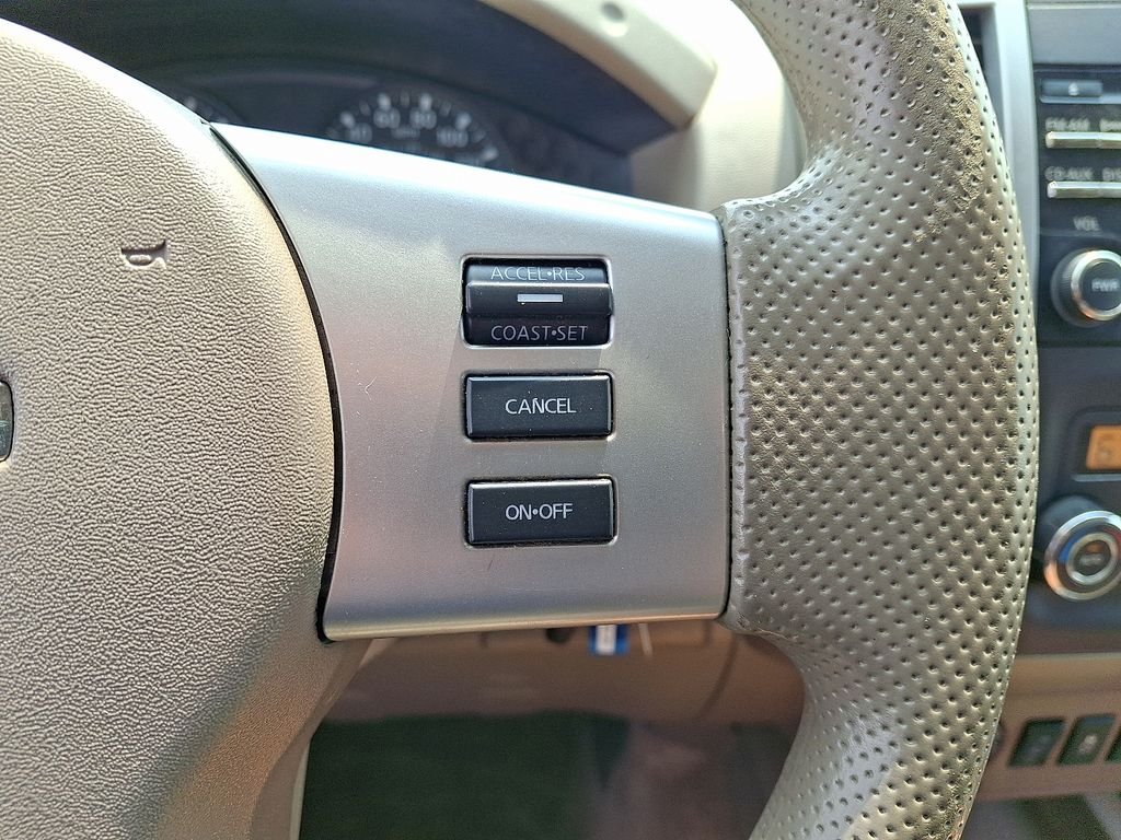 Used 2014 Red Nissan SV image 22