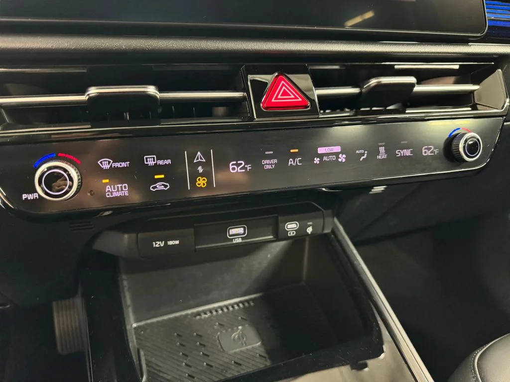 Used 2023 Green Kia Wind image 24