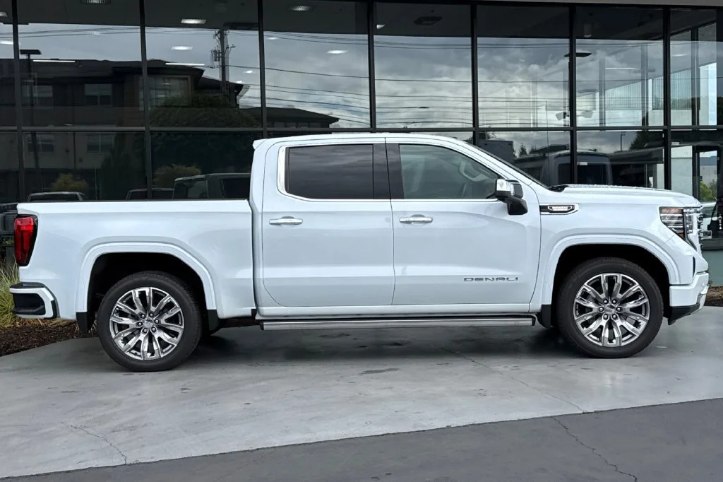 2026 GMC Sierra 1500 Denali - Photo 3