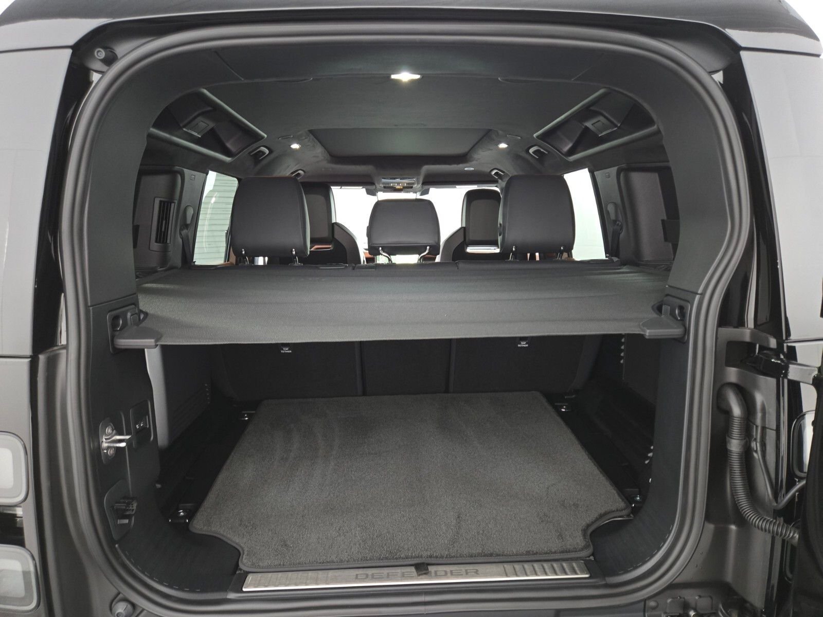 2026 Land Rover Defender OCTA - Photo 15