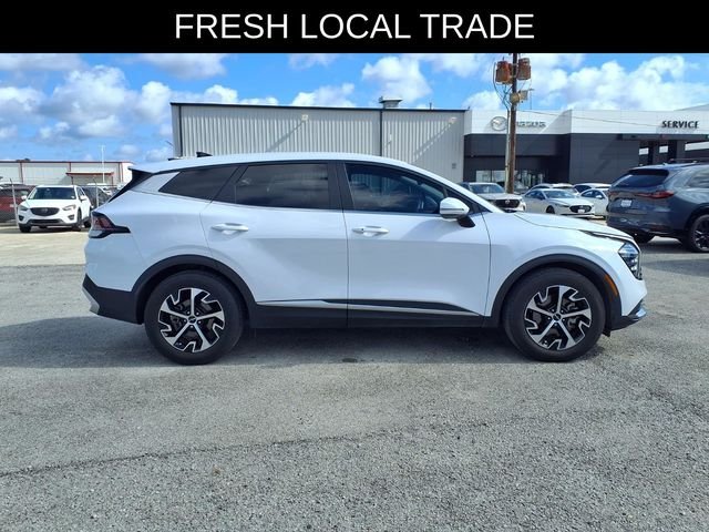 Used 2025 White Kia EX image 5