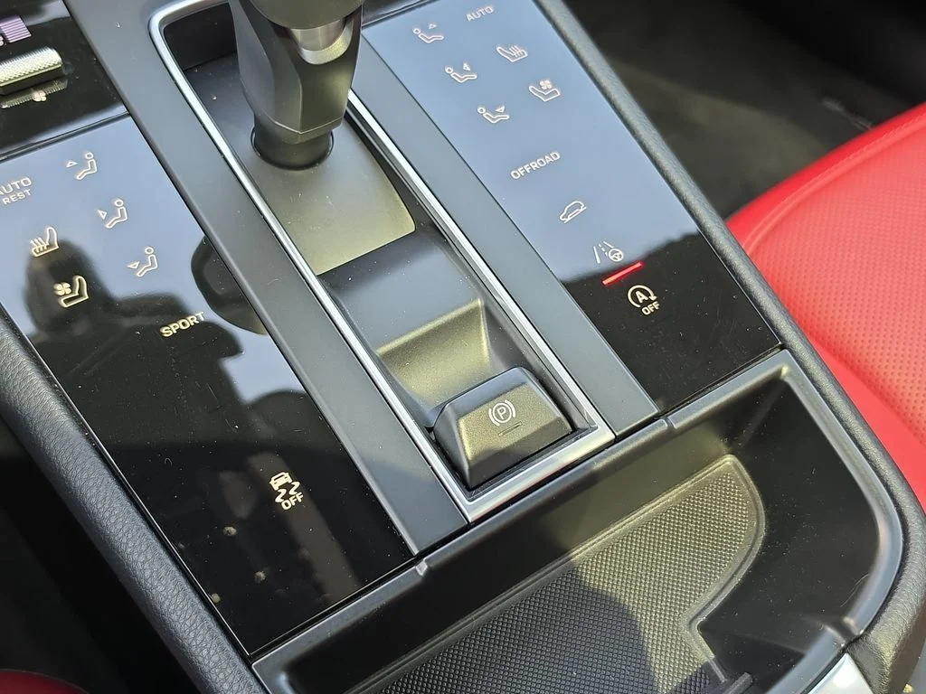 Used 2025 Black Porsche Base image 29