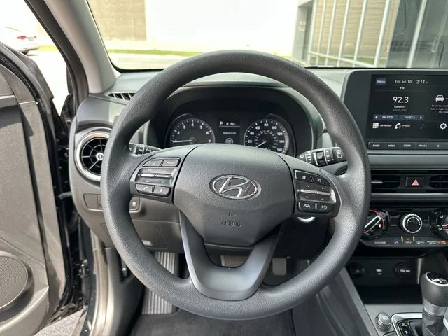 Used 2023 Black Hyundai SEL image 15