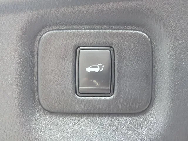 Used 2020 Silver INFINITI PURE AWD image 19