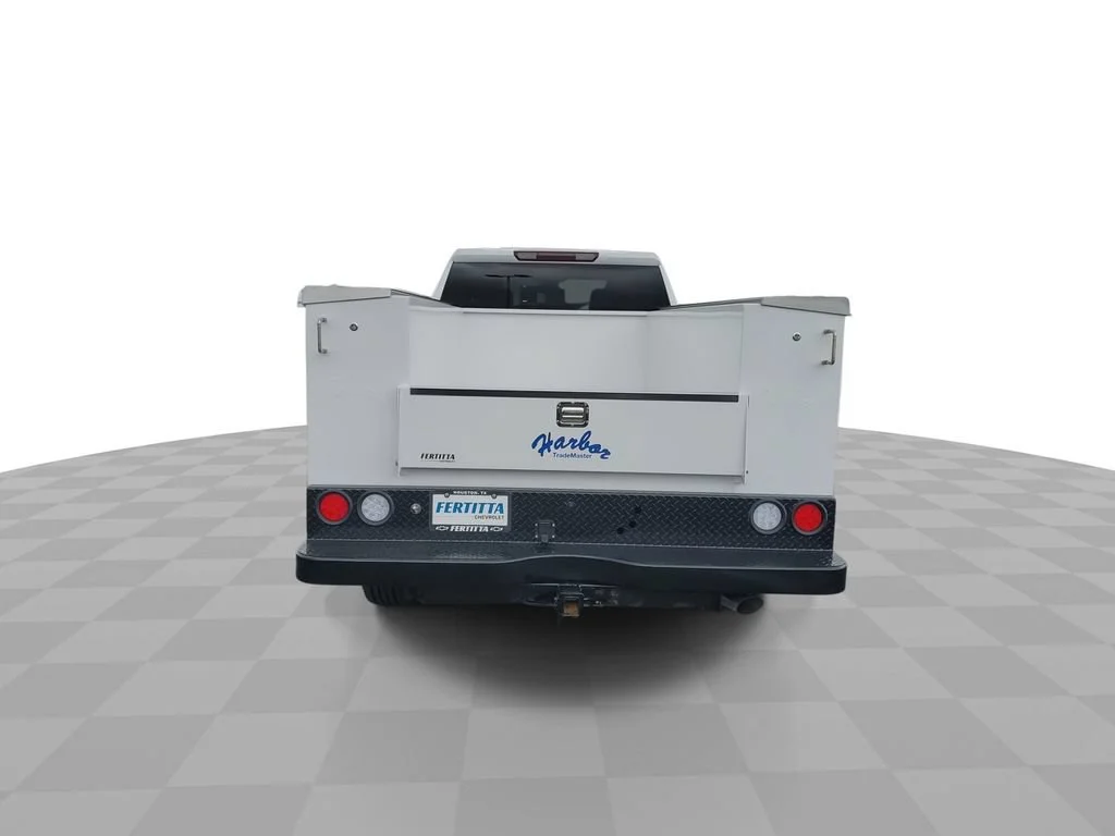 New 2026 Summit White Chevrolet WT image 7