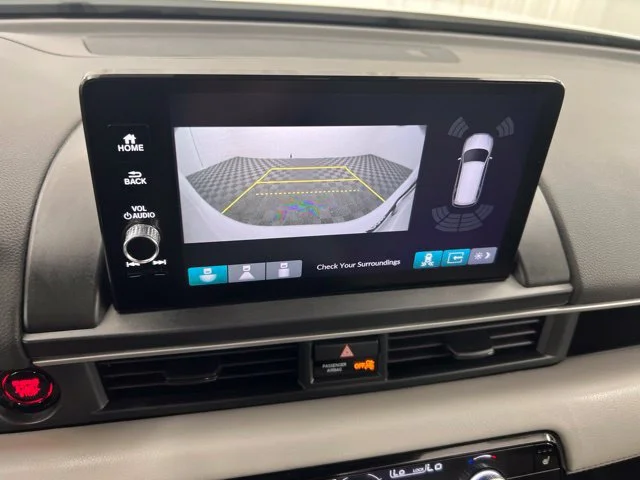 Used 2023 White Honda Touring image 19