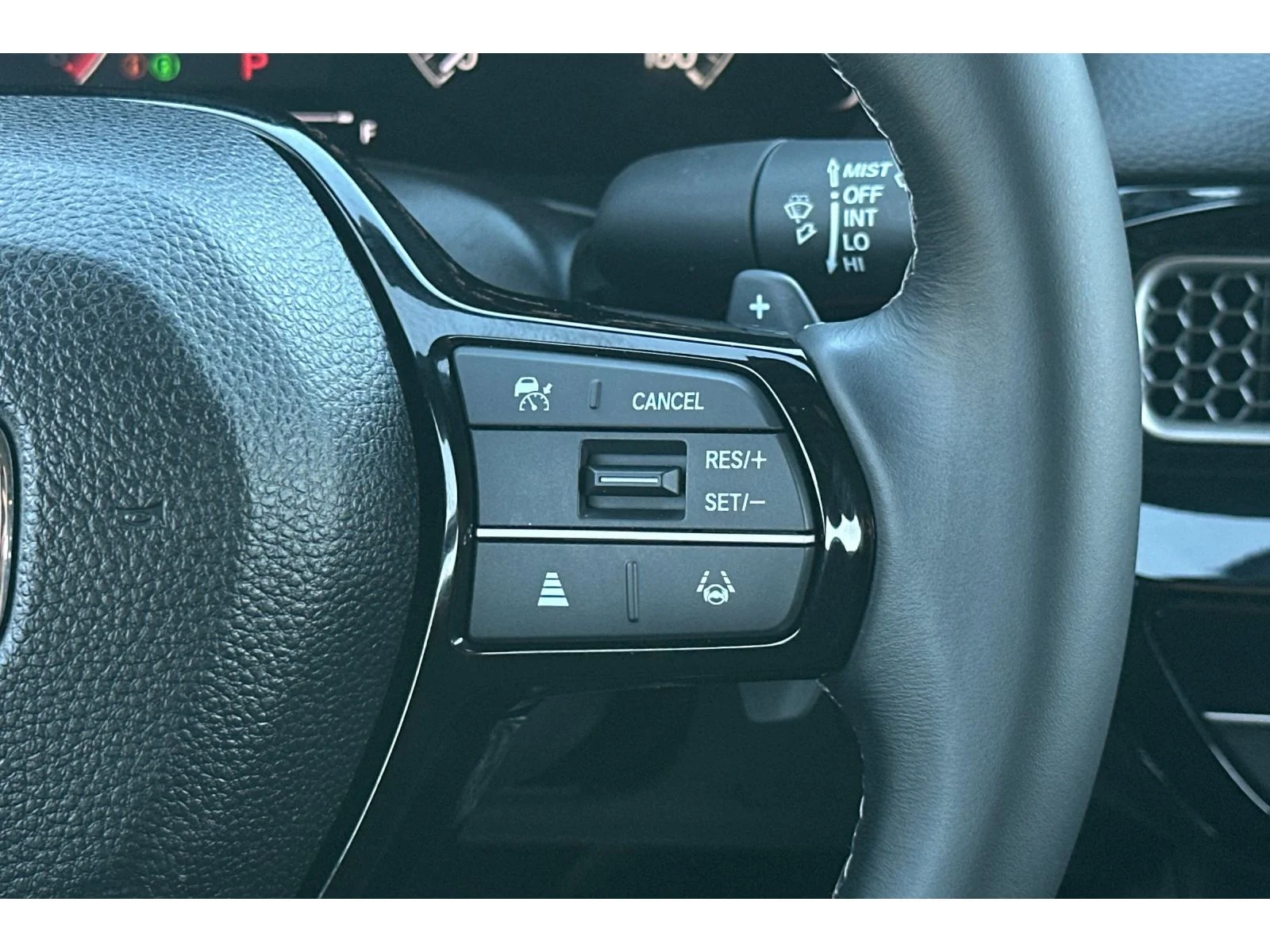 Used 2025 Platinum White Pearl Honda Sport image 36