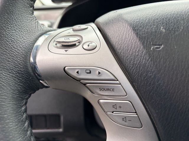 Used 2015 Orange Nissan SL image 28