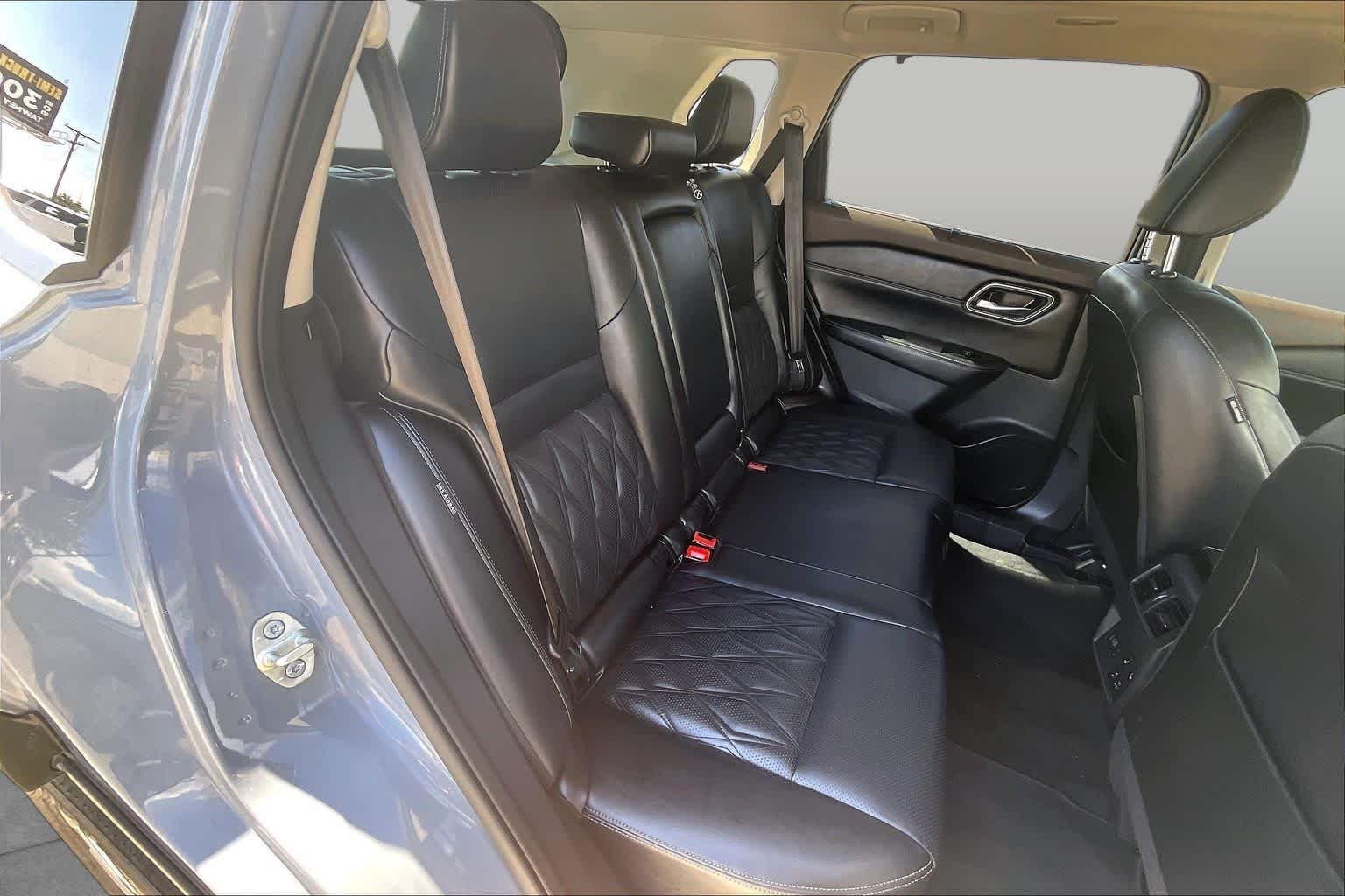 Used 2022 Boulder Gray Pearl/Super Black Nissan Platinum image 19