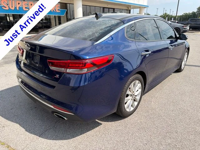 Used 2018 Blue Kia S image 3