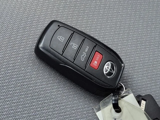 Used 2025 Ice Cap Toyota SR5 image 30