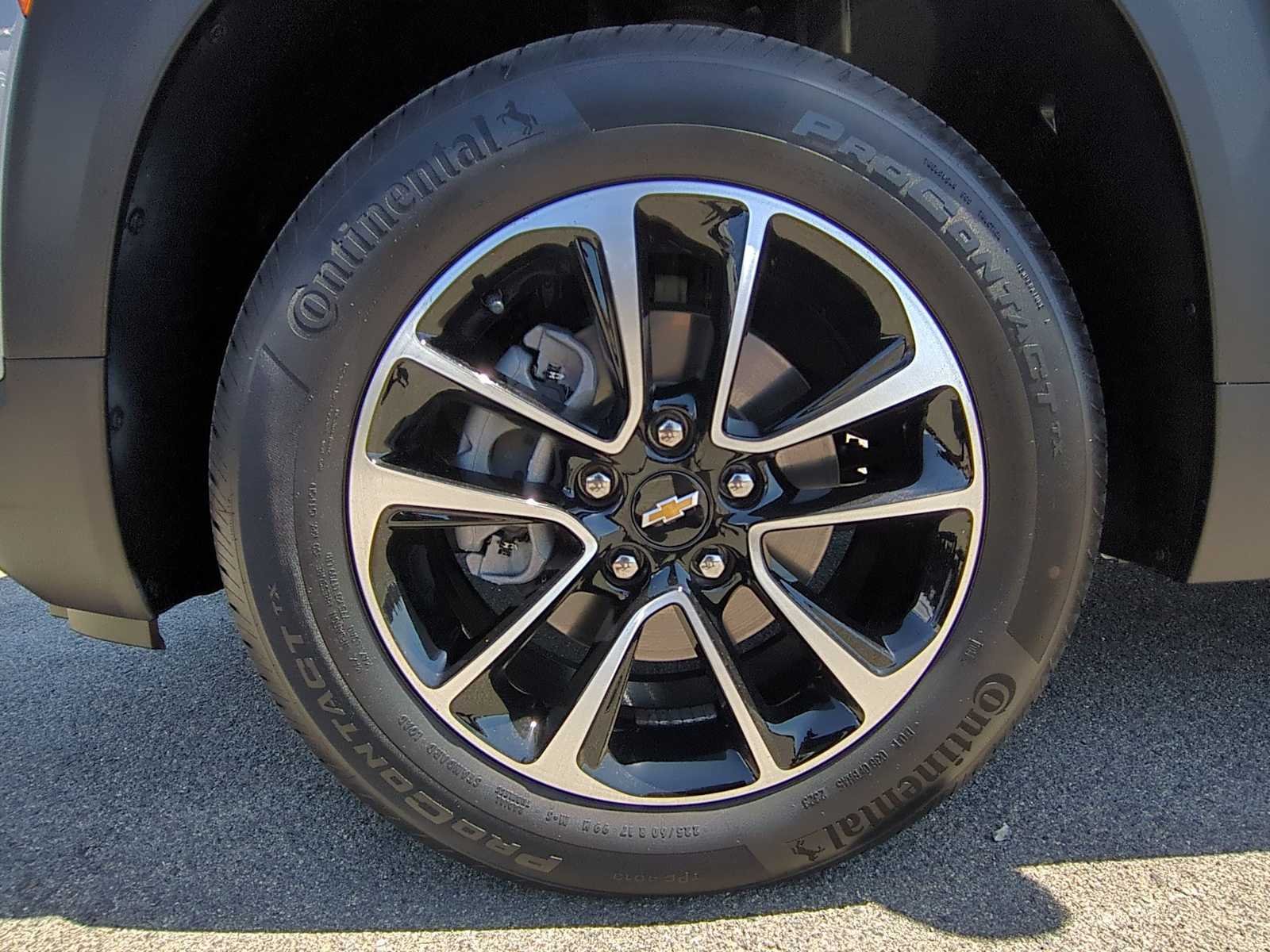 Used 2024 Sterling Gray Metallic Chevrolet LT image 28
