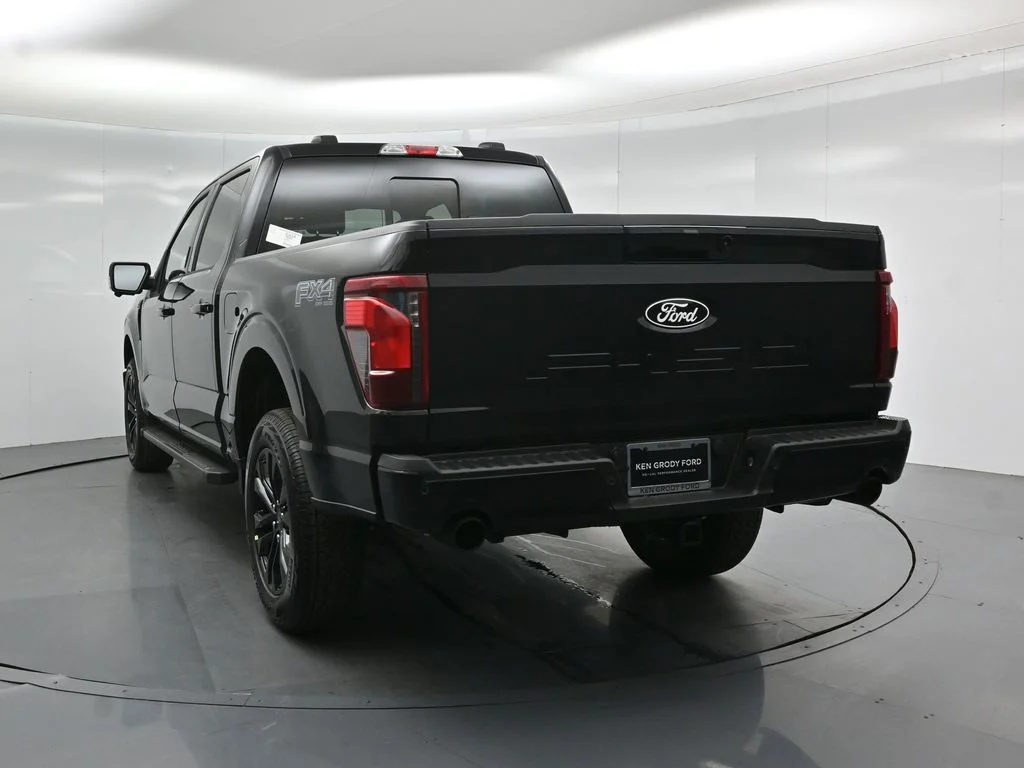 New 2026 Agate Black Metallic Ford XLT image 25