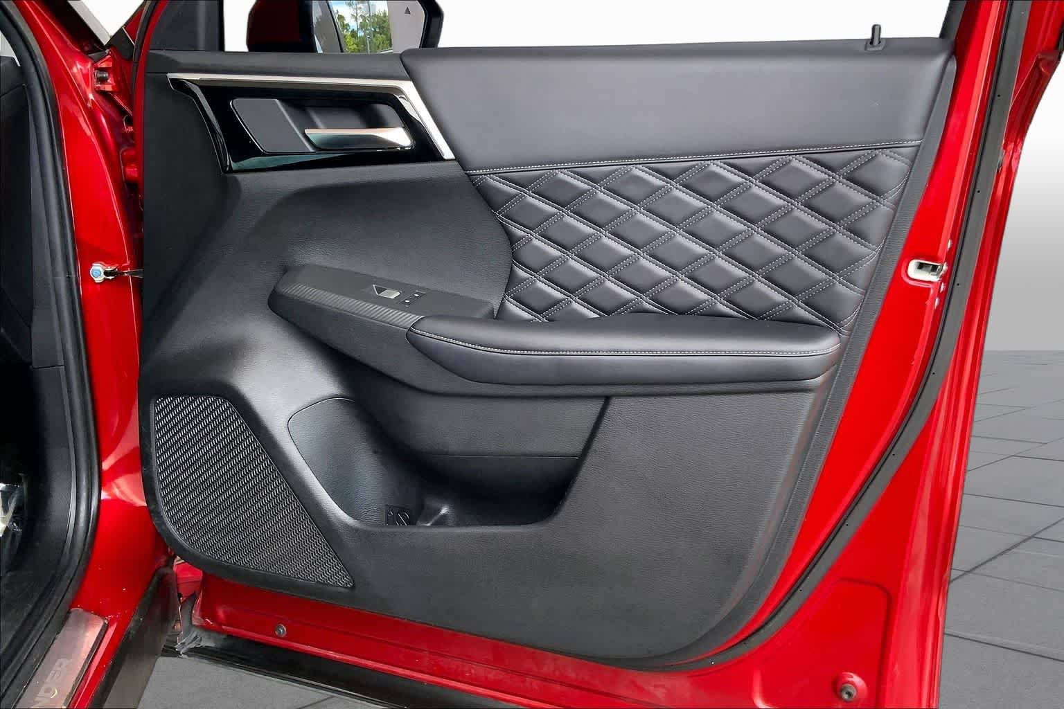 Used 2022 Red Diamond Mitsubishi SEL Special Edition image 23