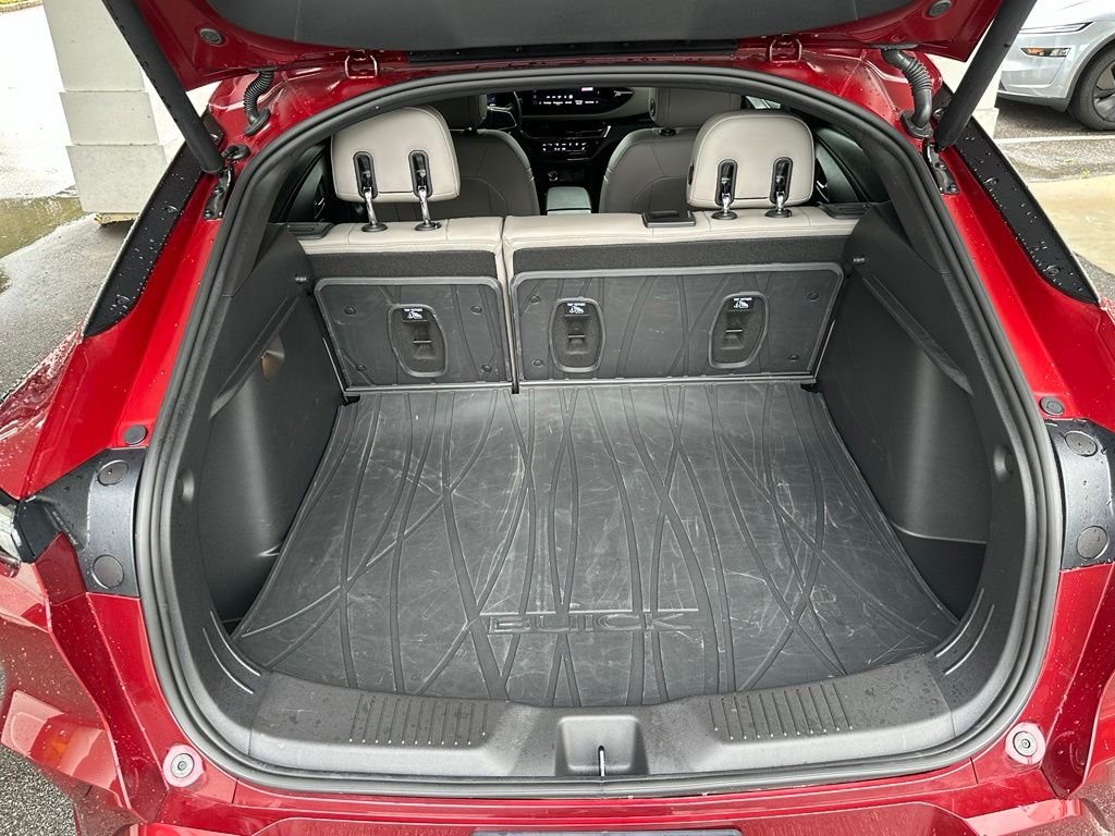 Used 2025 Red Buick Avenir image 32