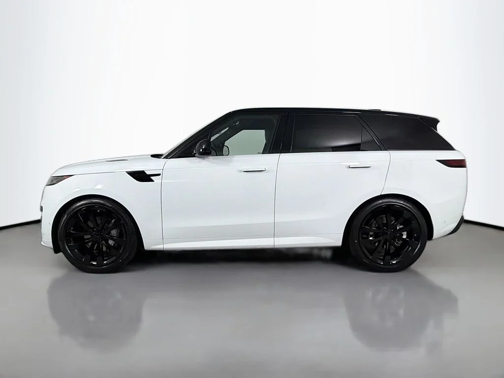 New 2026 Fuji White Land Rover Dynamic SE image 8