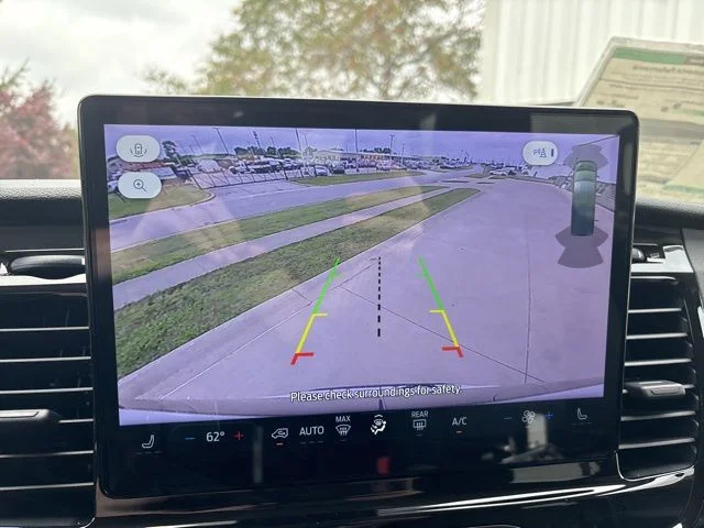 New 2024 White Ford Medium Roof Pass. XLT AWD image 27